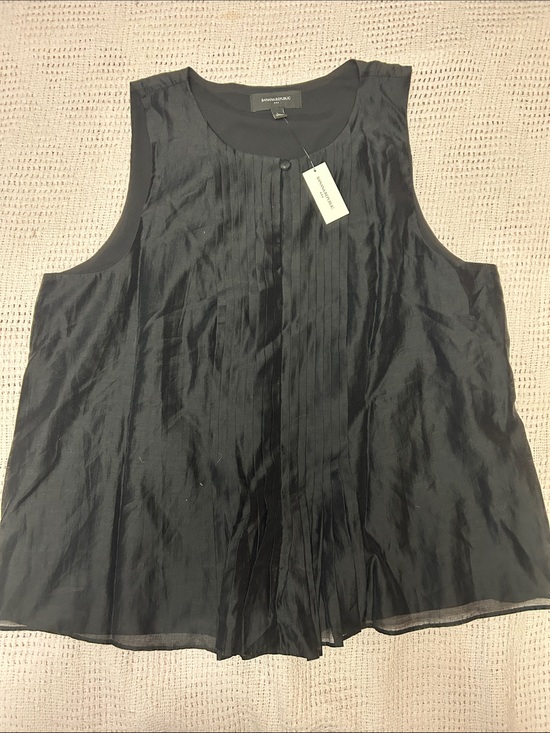 Banana Republic Tops - Banana Republic Black Pleated Sleeveless Camisole
